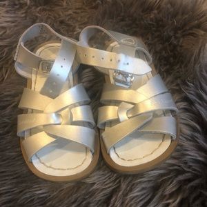 VGUC Metallic silver Salt-Water sandals size 9